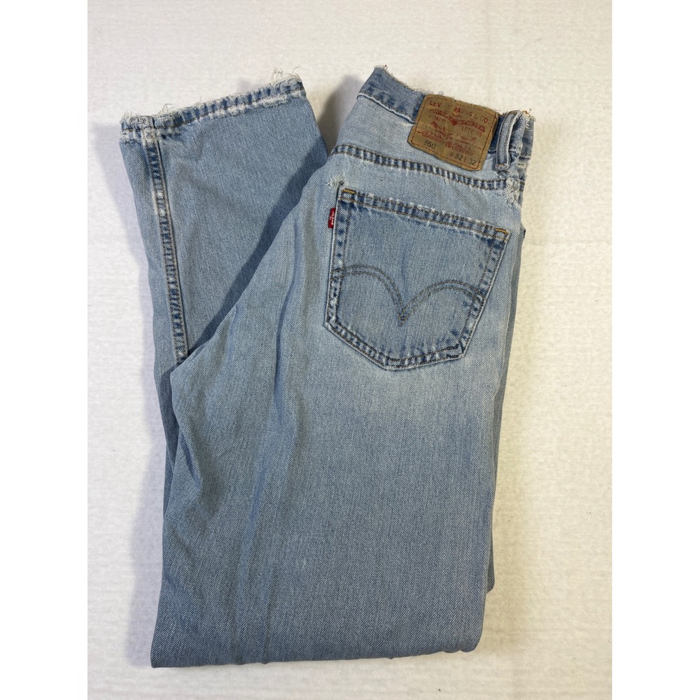 Vintage 90s Levis 550 Relaxed Fit Tapered Leg Jeans Light Wash Distressed Y2K